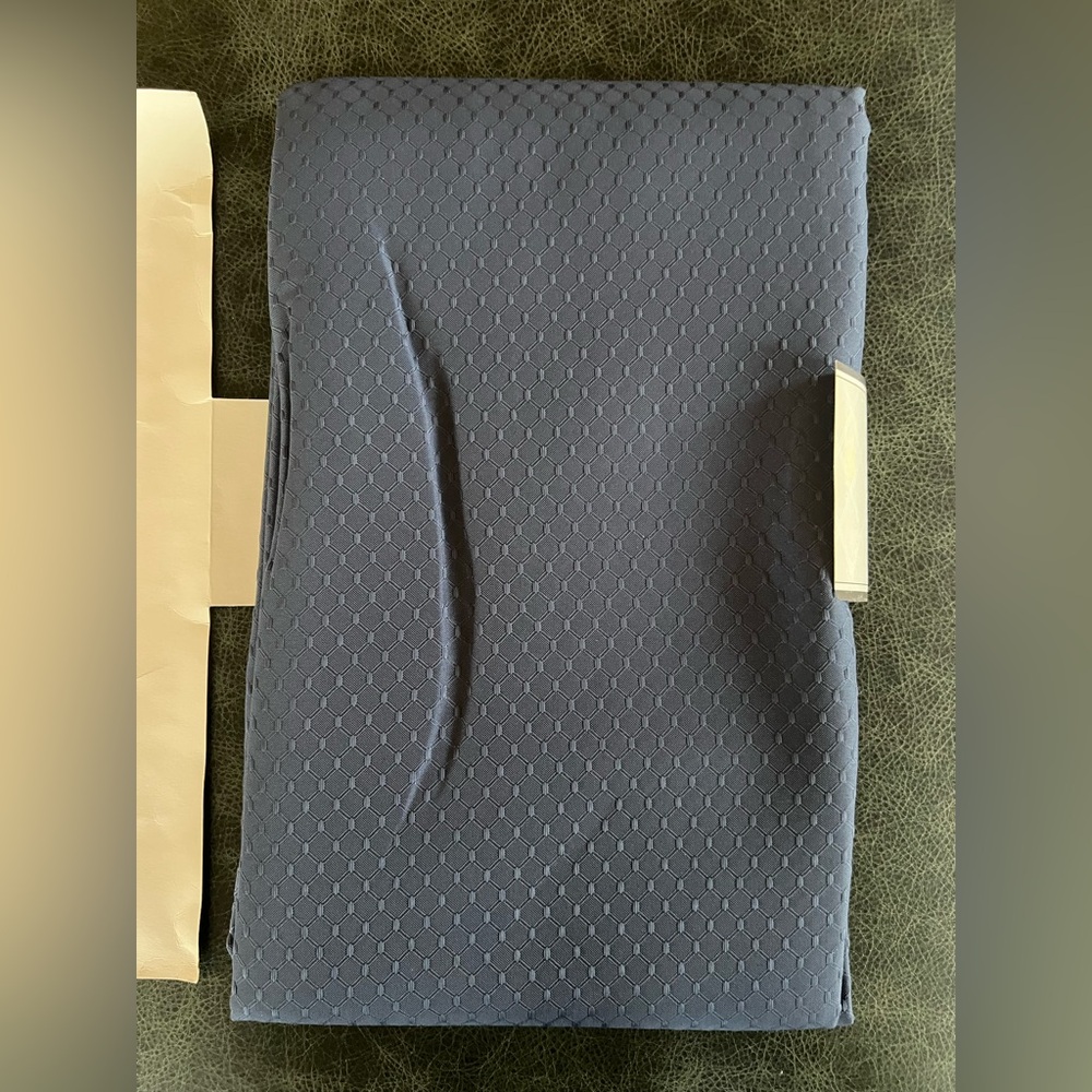 McKenna Tablecloth Microfiber Blue Round 90in - Picture 7 of 7